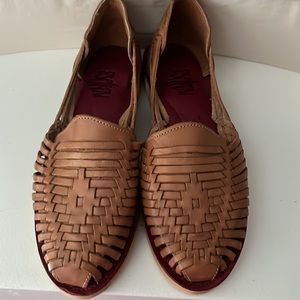 NBW women’s size 7 shoe